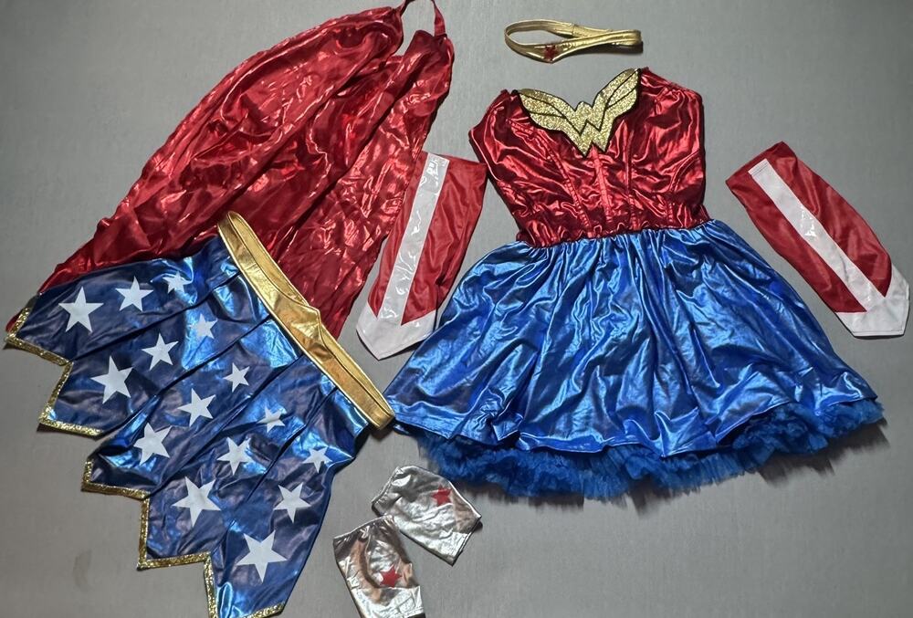 Rubies Deluxe Wonder Woman Costume Blue Red Size XL Halloween Outfit Complete